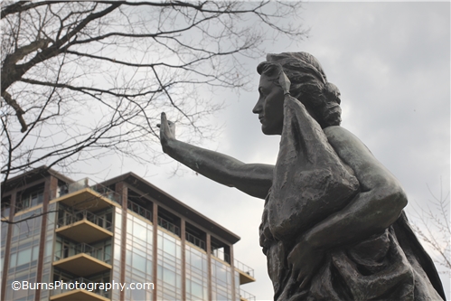 Picture of Wisconsin Women's Memorial "Forward" Statue
